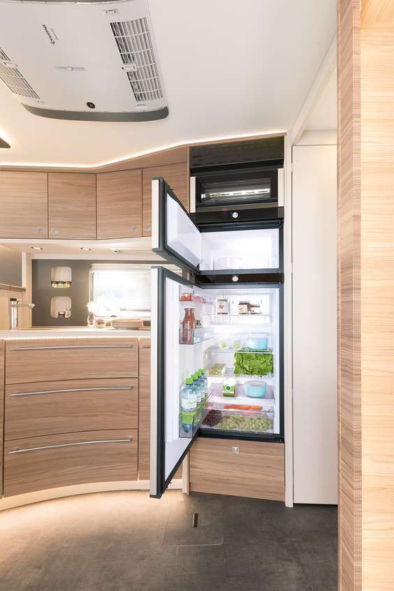 Clase superior: una exclusiva cocina GourmetPlus con grandes cajones y frigorífico con congelador XXL