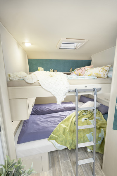 Estreno: Caravana cama basculante para familias