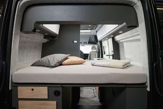 Con un colchón extragrande de 2,00 × 1,40 m, la Globetrail ofrece un excelente confort con dos plazas para dormir. El somier de platos se adapta perfectamente la columna vertebral.